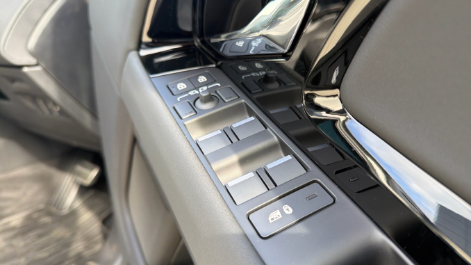 Land Rover Range Rover Evoque 1.5 P270e Edition 5dr Auto Hatchback - Image 23